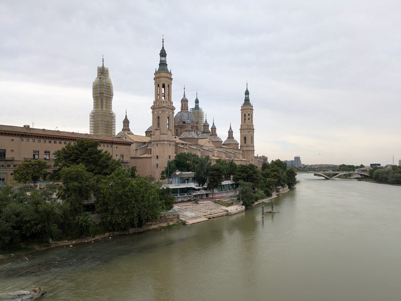 Auf dem Weg zur Wüste in die Stadt